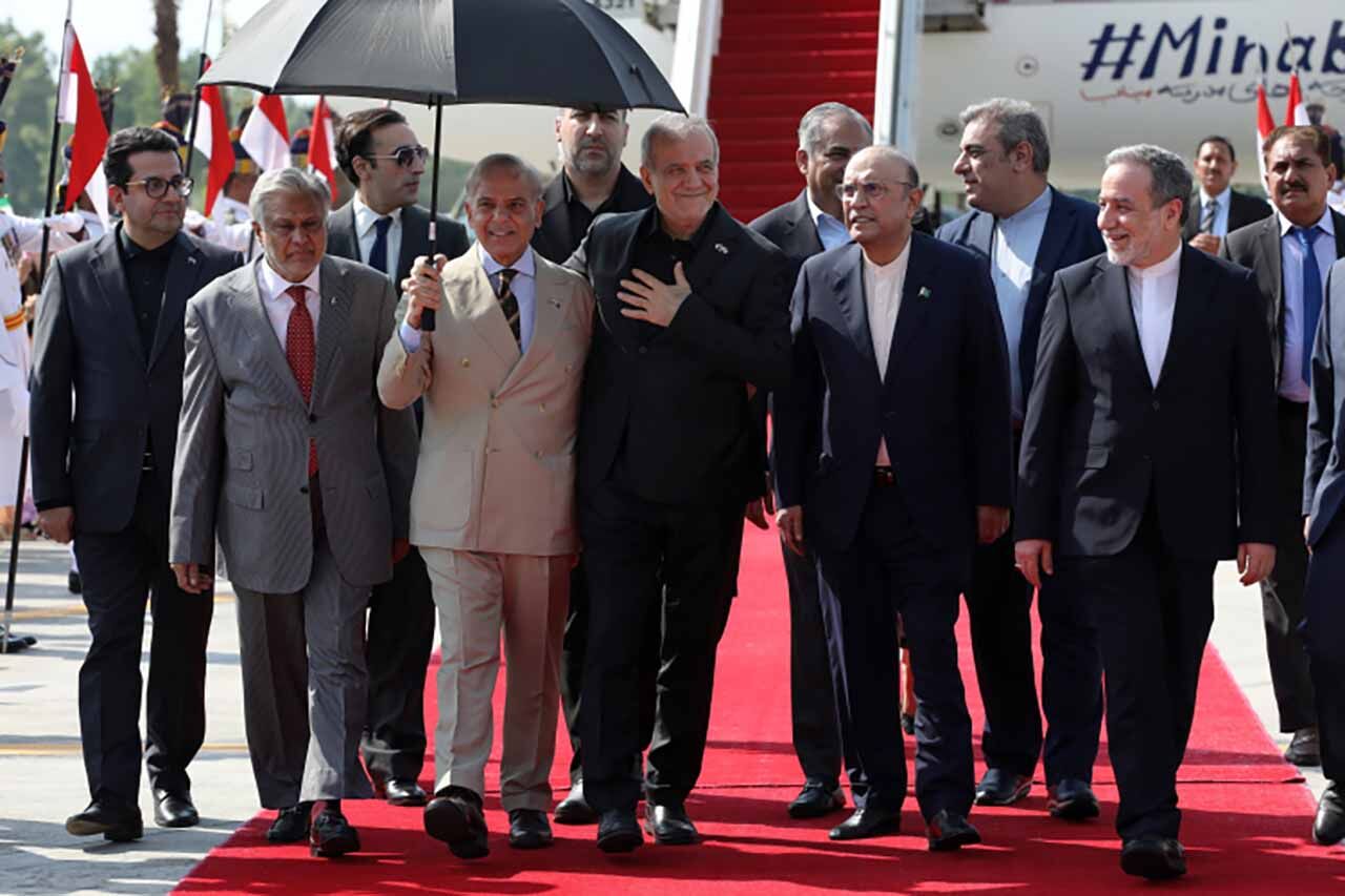 İran Cumhurbaşkanı Pezeşkiyan Pakistan'da