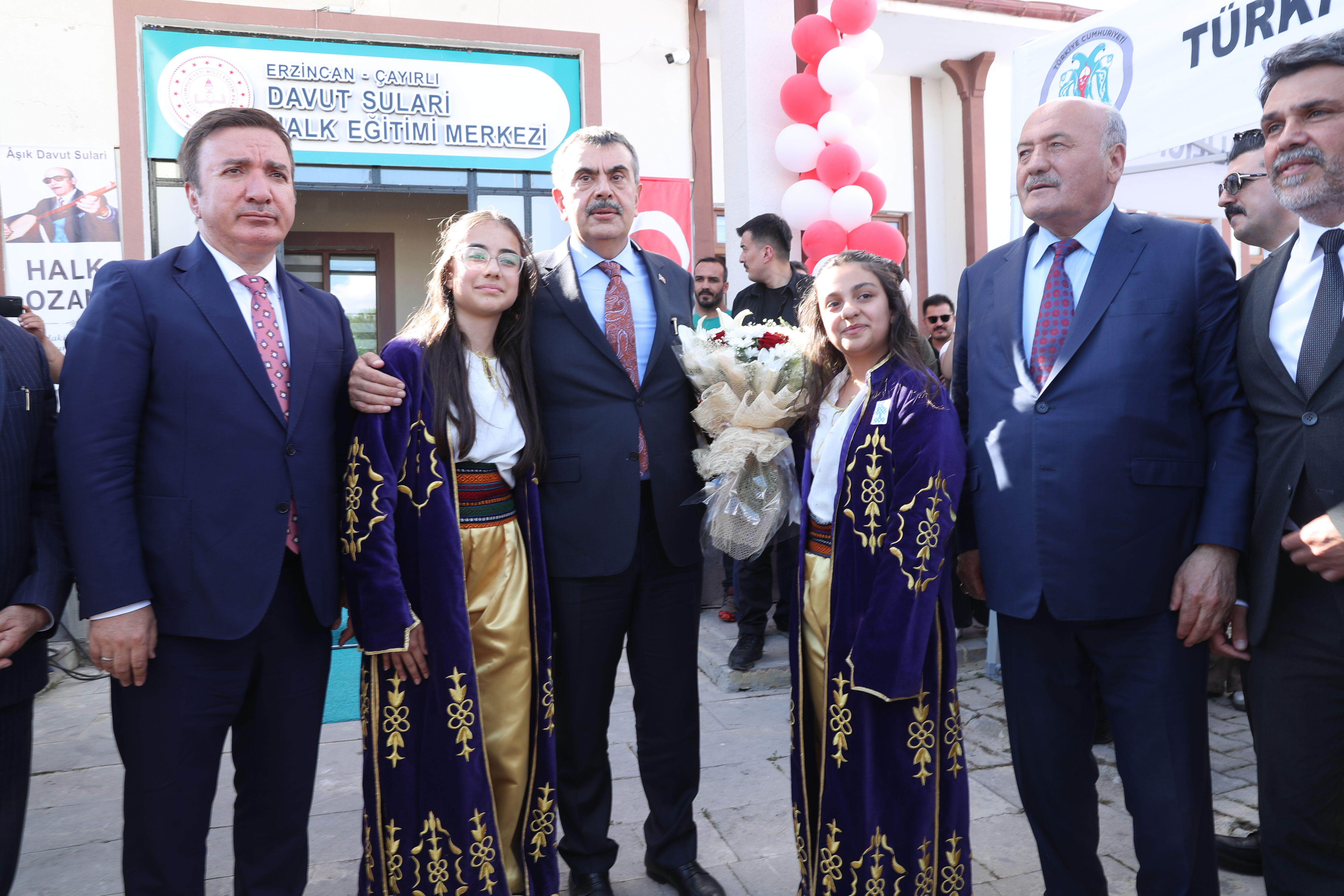 Milli Eğitim Bakanı Tekin, Erzincan'da halk eğitim merkezinin açılışında konuştu:
