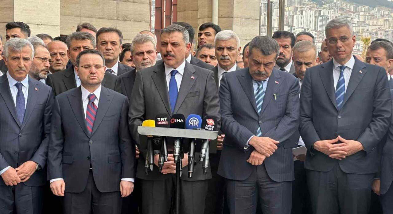 Üç Bakan Yanyana