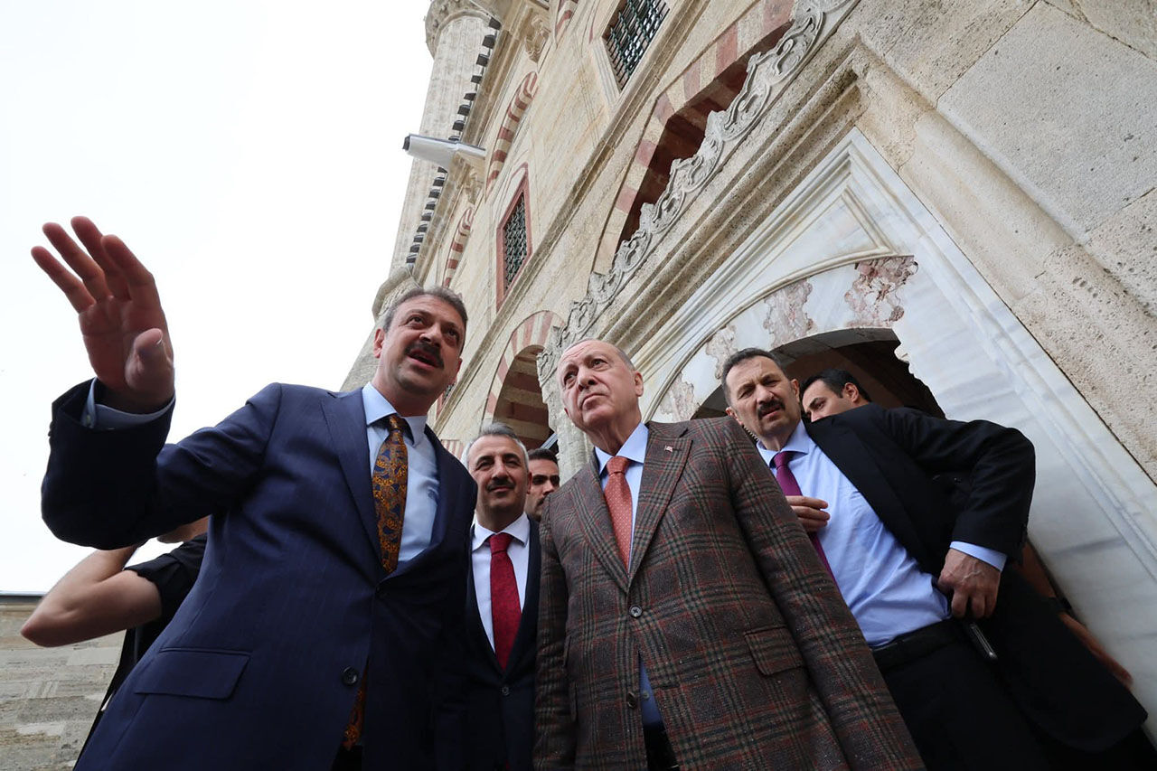 Vakıflar Genel Müdürü Sinan Aksu, Cumhurbaşkanı Erdoğan'a Selimiye Camisi Restorasyonunu Anlatıyor
