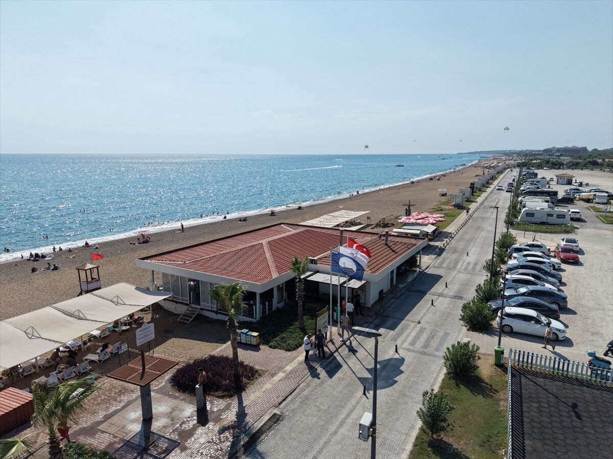 Manavgat'ta deniz ve kıyı temizliği çalışmaları sürüyor