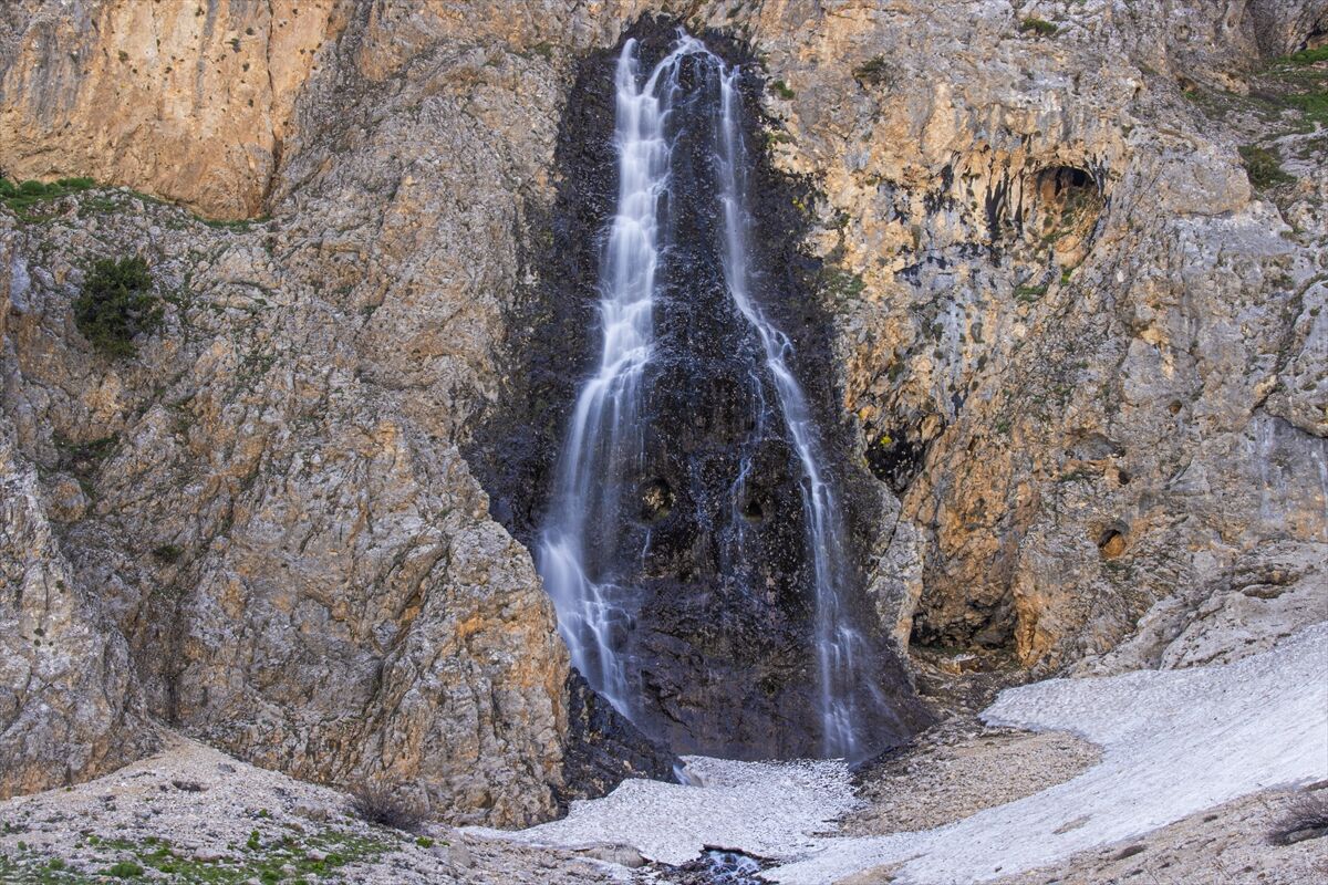Tunceli'de dağcılık faaliyetleri doğa tutkunlarına yeni rotaların kapısını aralıyor