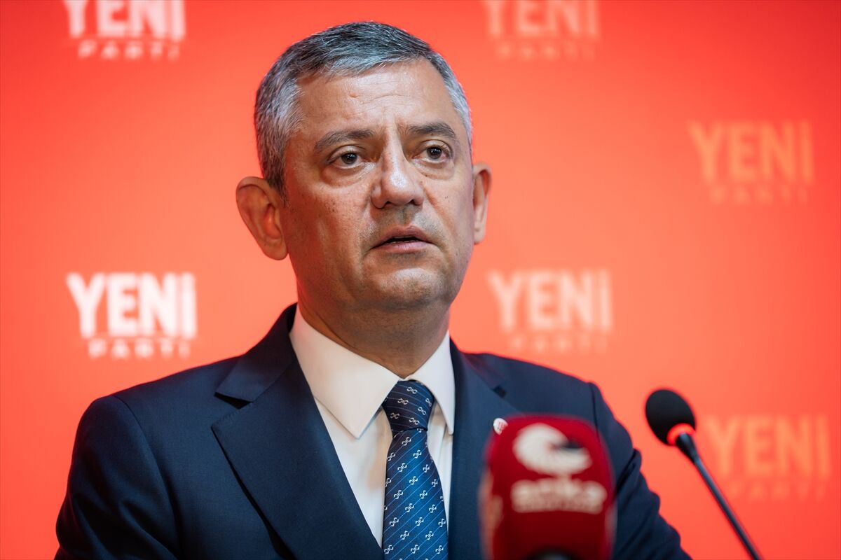 Yeni Parti Genel Başkanı Özel, PM Toplantısı'nda konuştu: