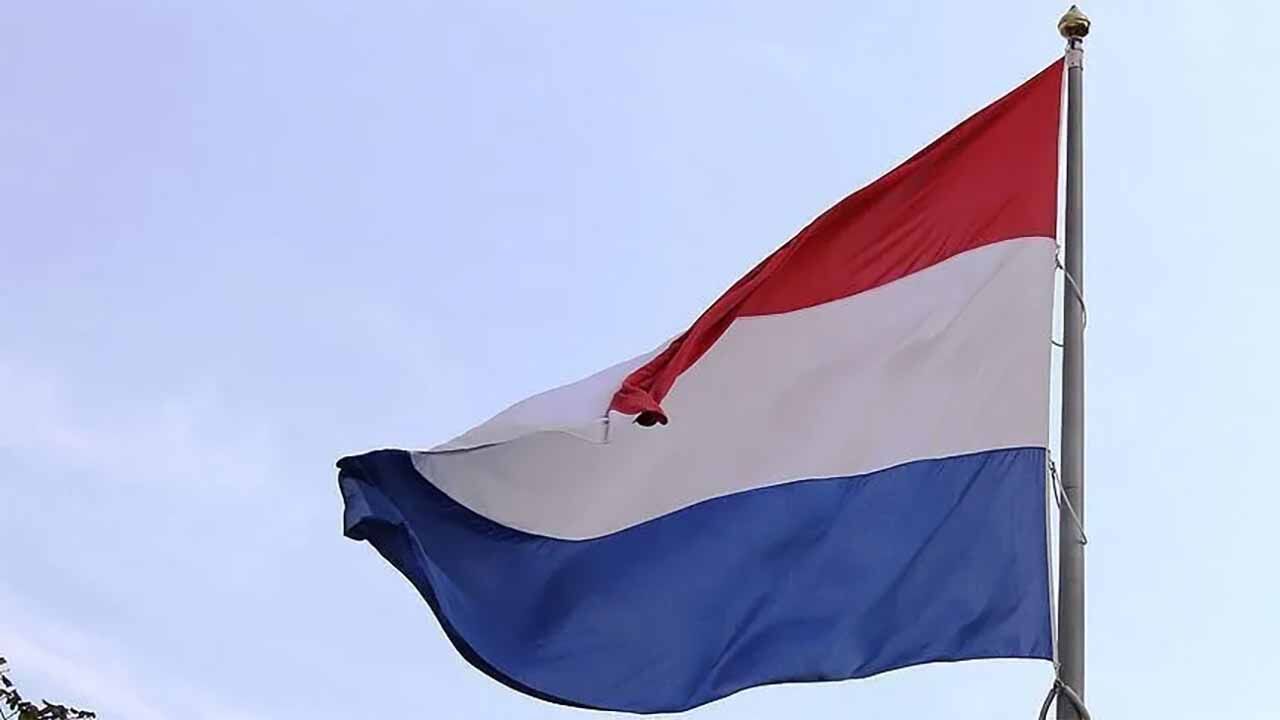 Hollanda'da eski bakan ve diplomatlar İsrail'e silah ambargosu çağrısı yaptı
