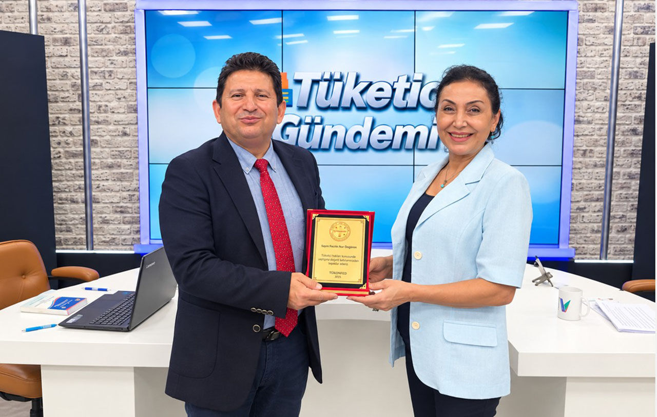 20 yıllık emeğe anlamlı vefa: Tüketicinin sesine plaket