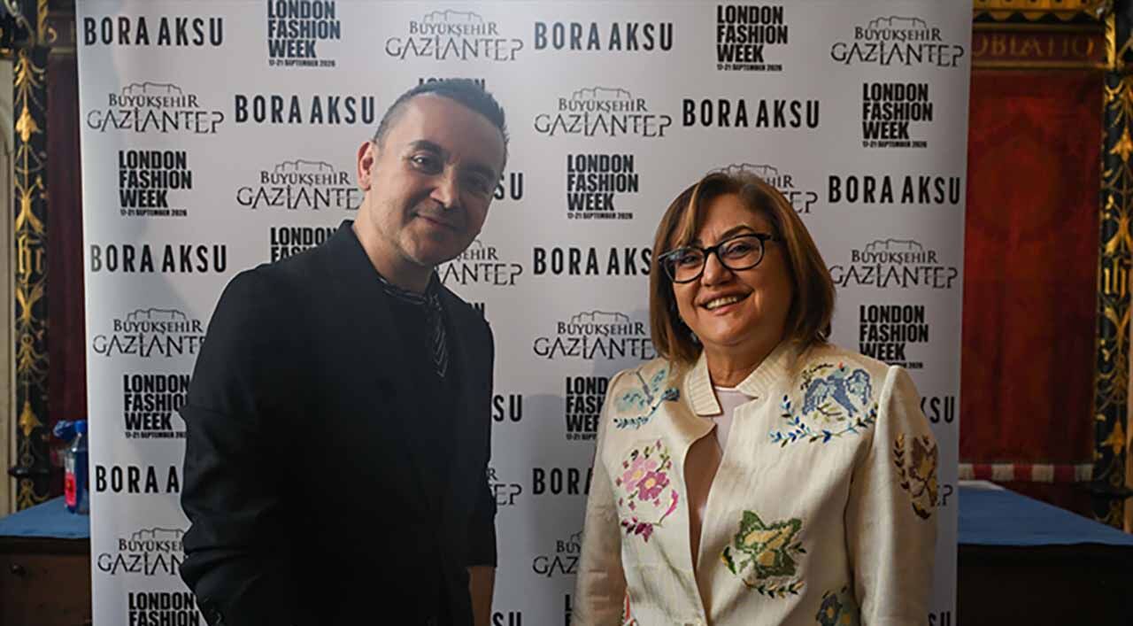 Modacı Bora Aksu Ve Gaziantep Büyükşehir Belediye Başkanı Fatma Şahin.