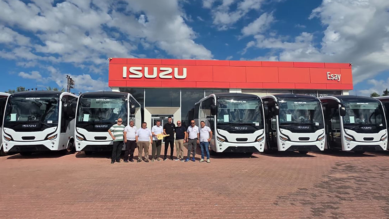 Anadolu Isuzu, Antalya’da faaliyet gösteren Ertanlar Taşımacılık’a 10 adet novolux teslim etti