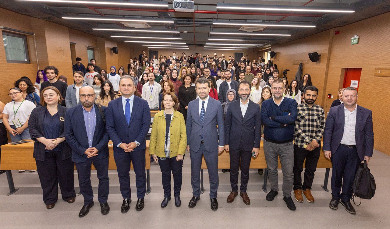 BİK Genel Müdürü Çay, İstanbul  Üniversitesi öğrencileriyle buluştu