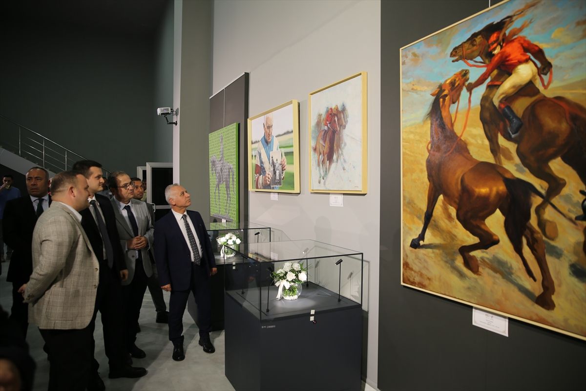 Türkiye Jokey Kulübünün resim yarışmasında seçilen eserler Şanlıurfa'da sergileniyor